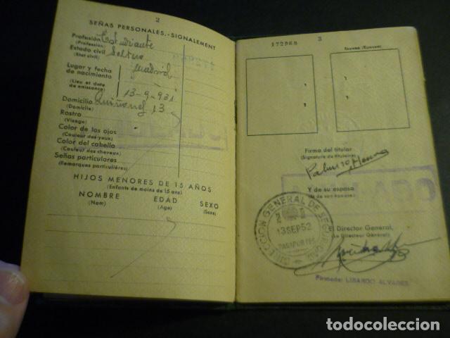 Documentos antiguos: ESPA&Ntilde;A PASAPORTE 1952 - Foto 3