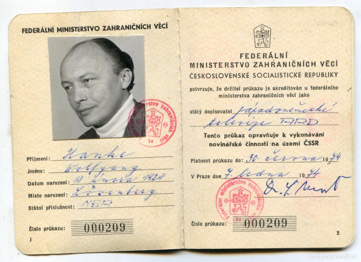 Old Documents: Carnet de corresponsal de prensa extrajero en Checoslovaquia 1974