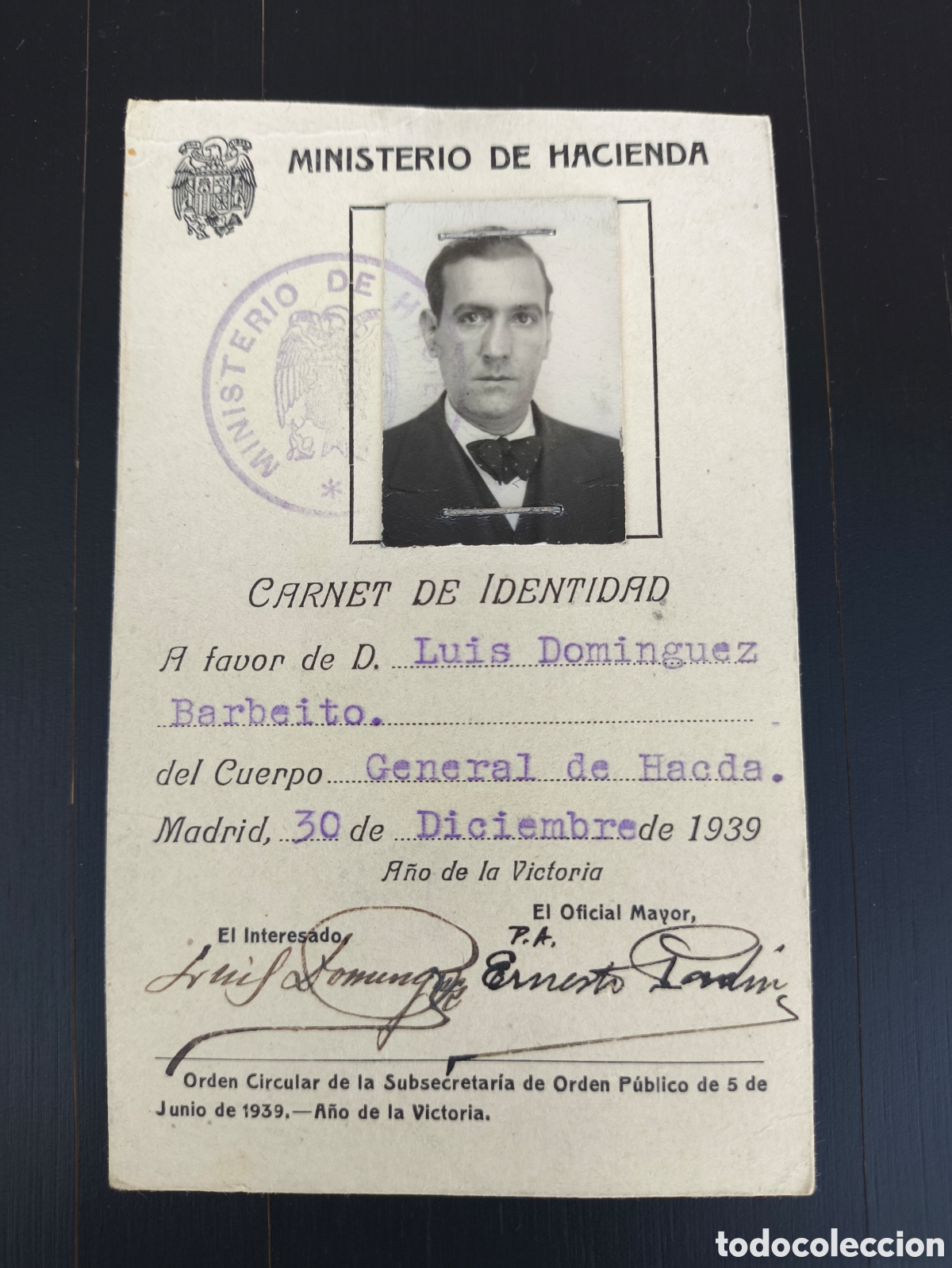 Documentos antiguos: Antigua Tarjeta Carnet de Identidad Ministerio de Hacienda 1939 sello Calvo Sotelo Colegio Hu&eacute;rfanos