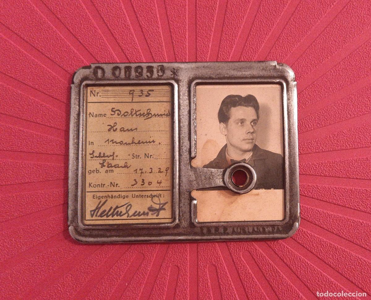 Documentos antiguos: documento de identidad laboral (Ausweis) trabajador metal&uacute;rgico en la Alemania de postguerra