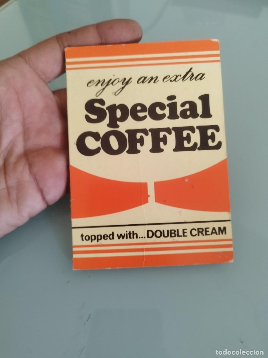 Documentos antiguos: Antigua carta, men&uacute; de caf&eacute; con alcohol, incluyendo Irish Coffee y Caribbean Coffee.