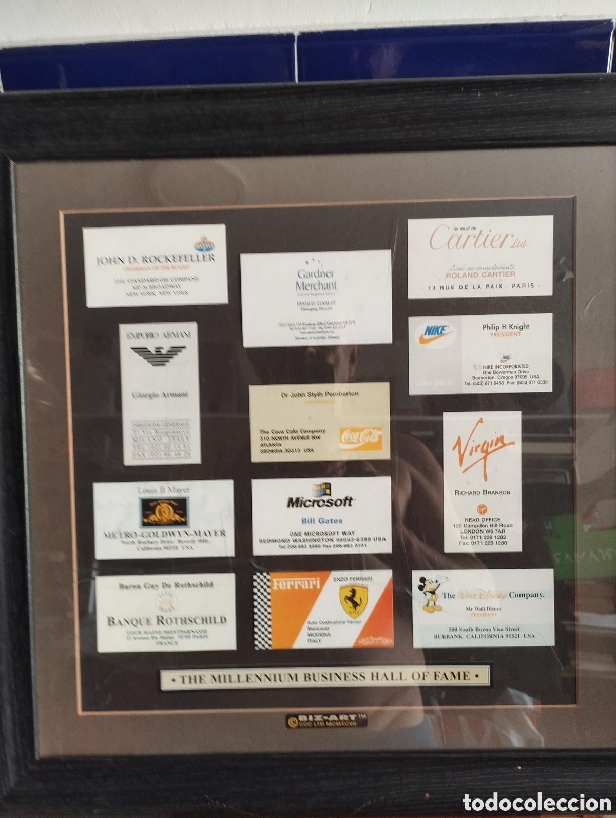 Alte Dokumente: CUADRO TARJETAS VISITA EL SALON DE LA FAMA EMPRESARIAL MILENIUM-BILL GATES-ENZO FERRARI -ARMANI....