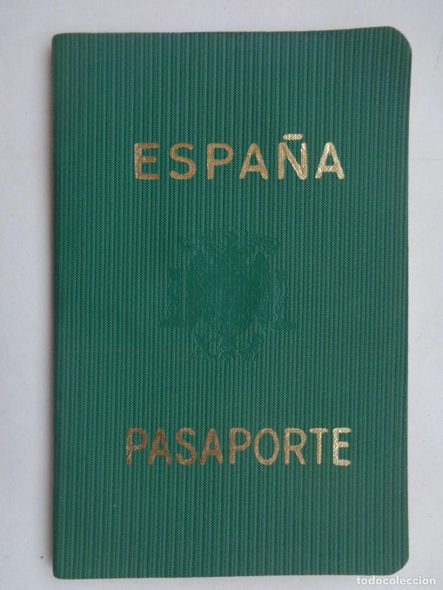 Documentos antiguos: PASAPORTE DE ESPA&Ntilde;A CON AGUILA DE SAN JUAN DE JOVEN MEDICO. CORDOBA 1969, EPOCA DE FRANCO, CON SELLO