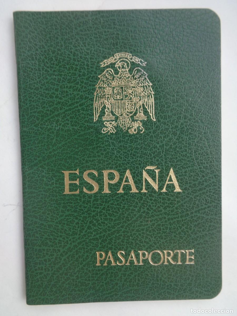 Documentos antiguos: PASAPORTE DE ESPA&Ntilde;A CON AGUILA DE SAN JUAN DE JOVEN MEDICO. SEVILLA 1980