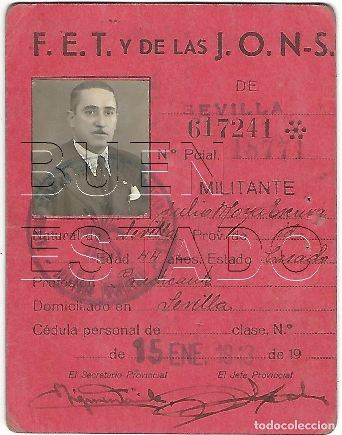Documentos antiguos: SEVILLA FALANGE 1943 CARNET QUE FUE DE UN PRACTICANTE M43