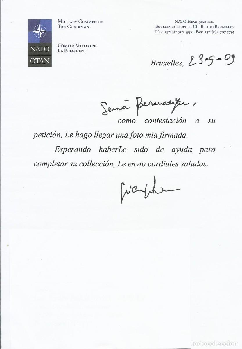 Documentos antiguos: Giampaolo di Paola. Presidente Comit&eacute; Militar OTAN. Documento firmado. 2009. Bruselas. 21x15 cm.