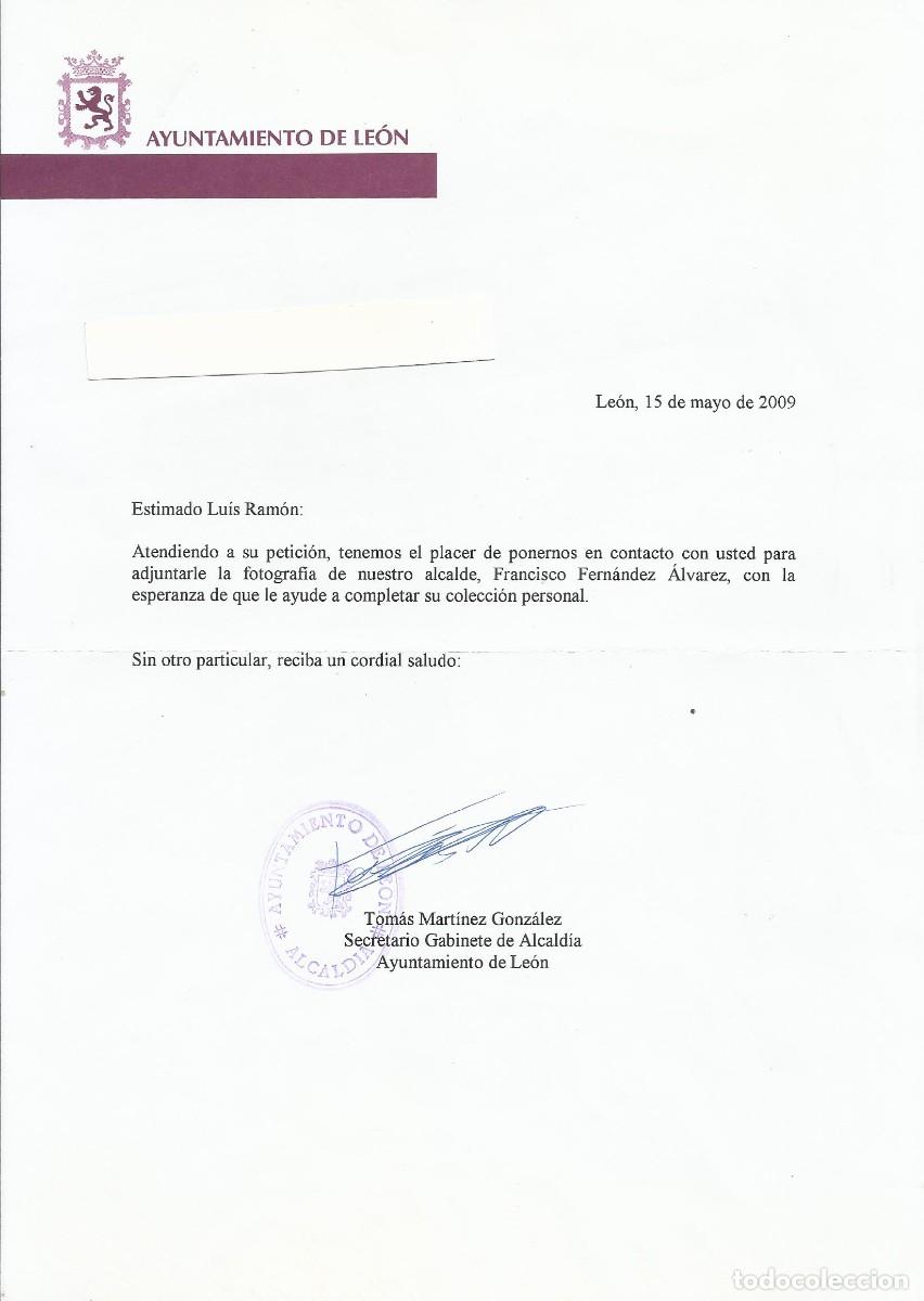 Documentos antiguos: Ayuntamiento Le&oacute;n. Secretario alcald&iacute;a. Tom&aacute;s Mart&iacute;nez Gonz&aacute;lez. Documento firmado. 2009. 30x21 cm.