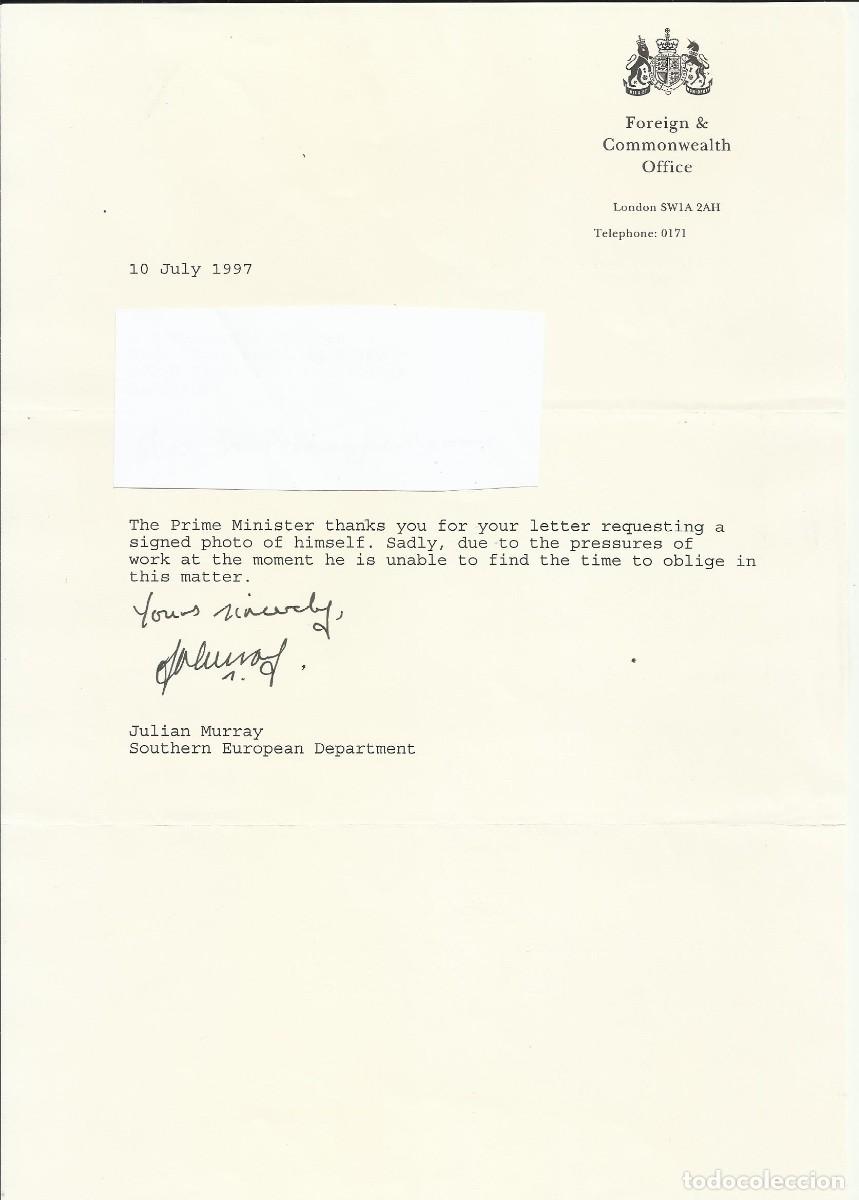 Documentos antiguos: Foreign Commonwealth Office. London. Julian Murray. Documento firmado. 1997. 30x21 cm. Londres.