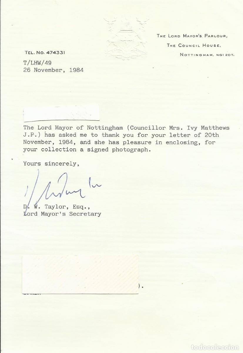 Documentos antiguos: The Lord Mayor's Secretary. Nottingham. D. W. Taylor. Documento firmado. 1984. 21x25 cm. Sello seco.
