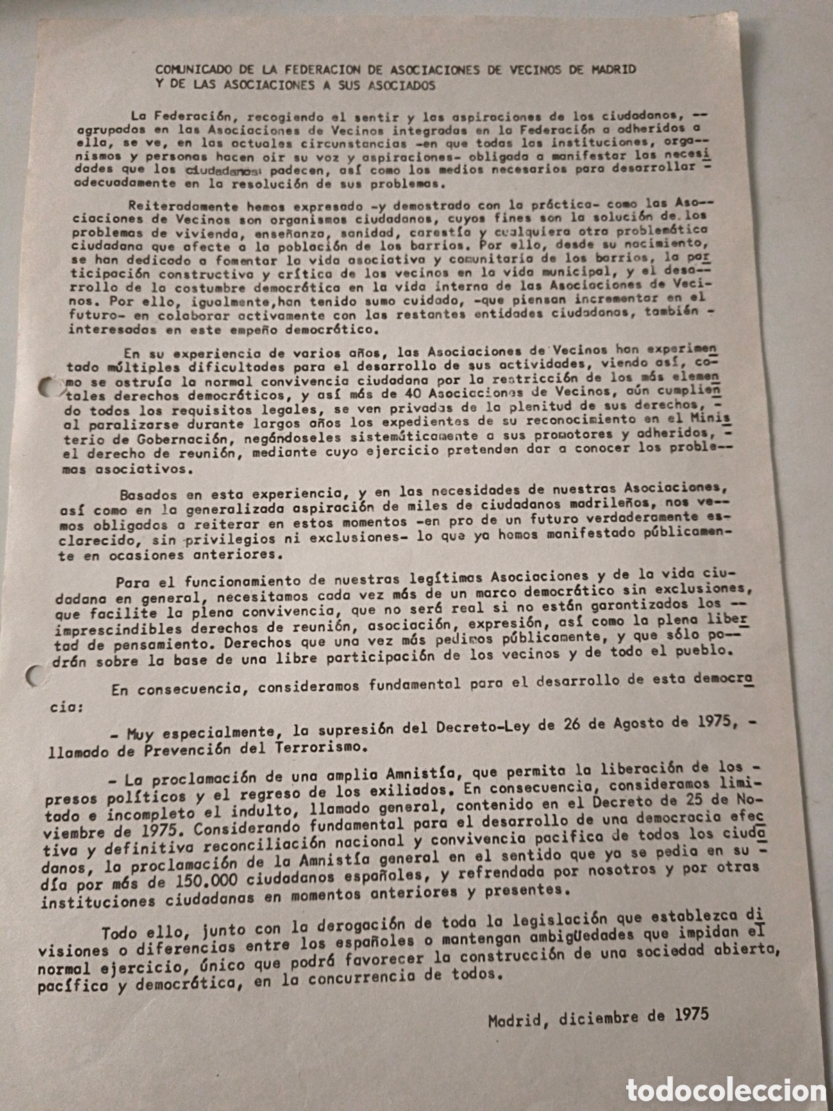 Documentos antigos: Panfleto Politico: Comunicado Federacion Asociaciones de Vecinos. Madrid. 1975