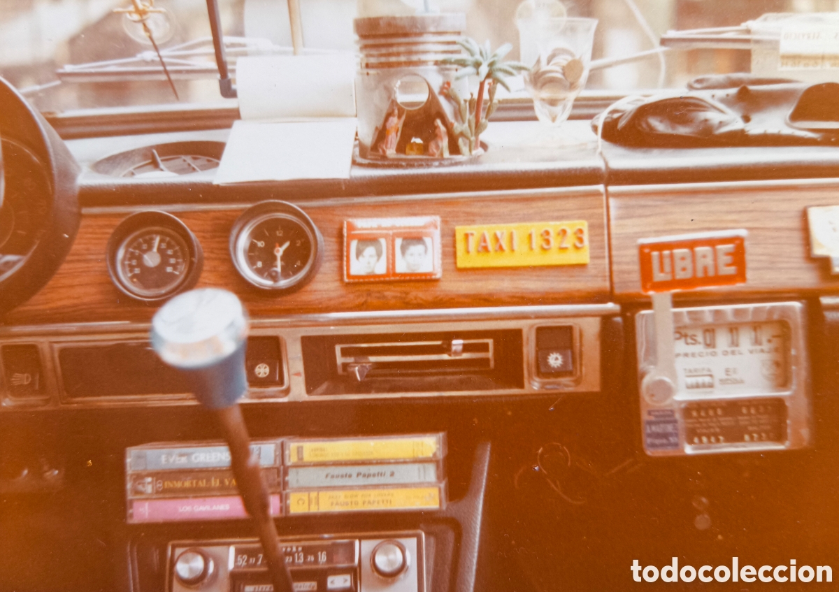 Documentos antiguos: TAXI FOTOGRAF&Iacute;A SALPICADERO FELICITACI&Oacute;N NAVIDE&Ntilde;A BARCELONA 1972