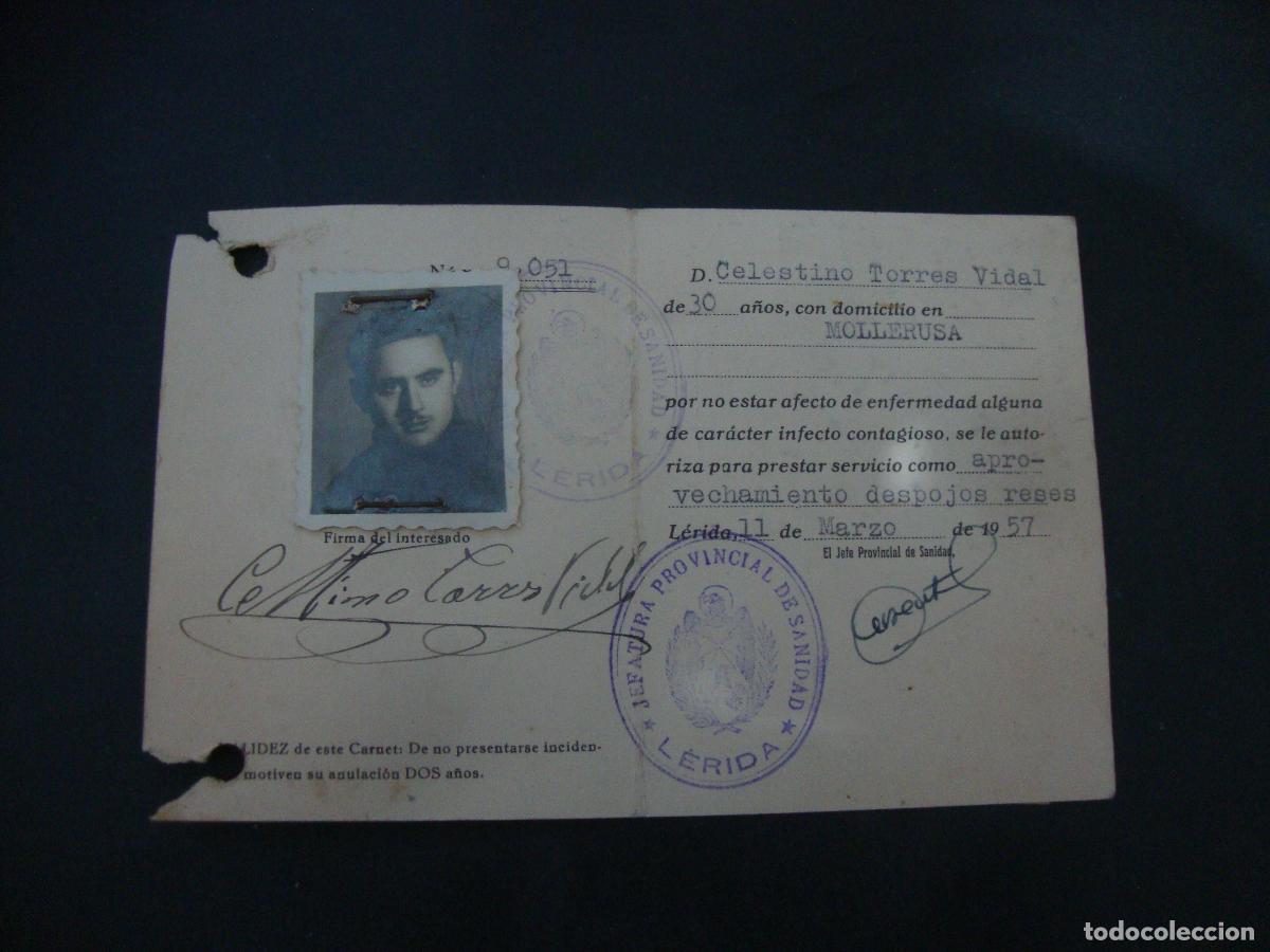Documentos antiguos: CARNET CREDENCIAL JEFATURA PROVINCIAL DE SANIDAD DE LERIDA CARNET SANITARIO CON VI&Ntilde;ETA 1957