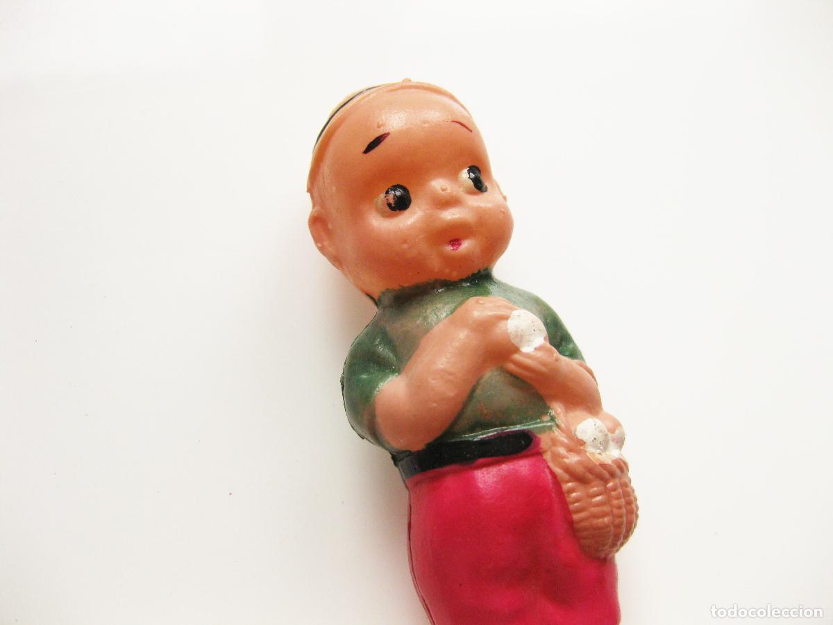 Documentos antiguos: FIGURA DE CELULOIDE DE UN NI&Ntilde;O CON CESTA DE HUEVOS - Foto 2
