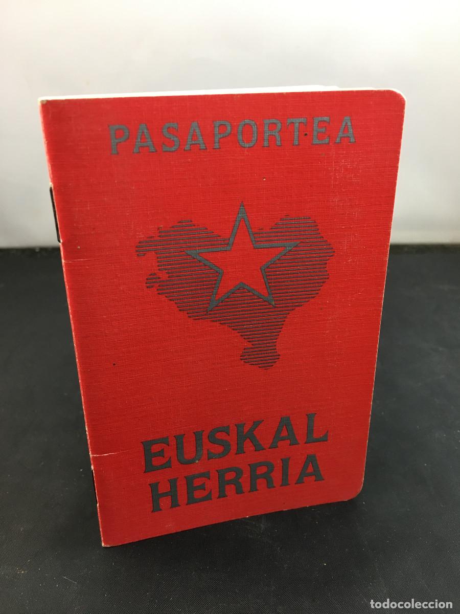 Documentos antiguos: Pasaportea Euskal Herria - Pasaporte Pais Vasco. 1989. Aberri Eguna Iru&ntilde;ea