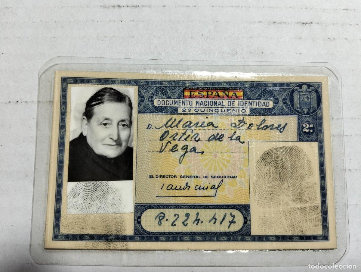 Documentos antiguos: Antiguo Documento Nacional de identidad Azul - Foto 1
