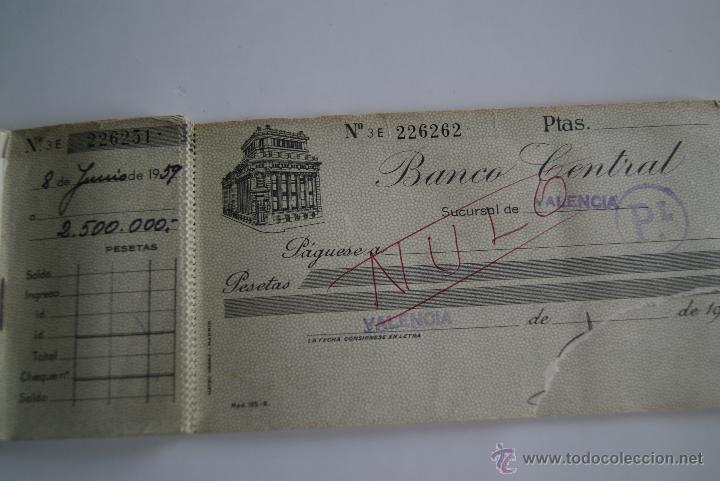 Documentos bancarios: Antiguo talonario de cheques Banco Central 1959 - Foto 1