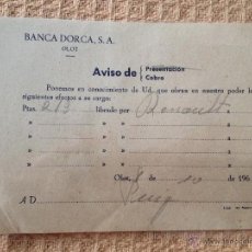 Documentos bancarios: ANTIGUO AVISO DE COBRO - BANCA DORCA - OLOT. AÑOS 60. AVISO RECIBO RENAULT. ORIGINAL. Lote 44600059