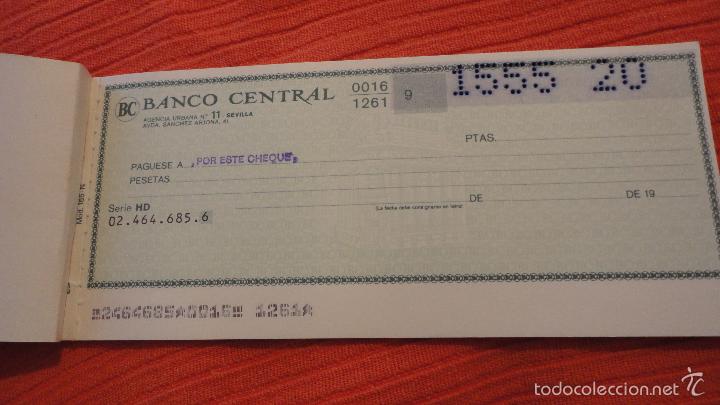Documentos bancarios: ANTIGUA LIBRETA DE CHECHES.BANCO CENTRAL.SEVILLA 1987. - Foto 3