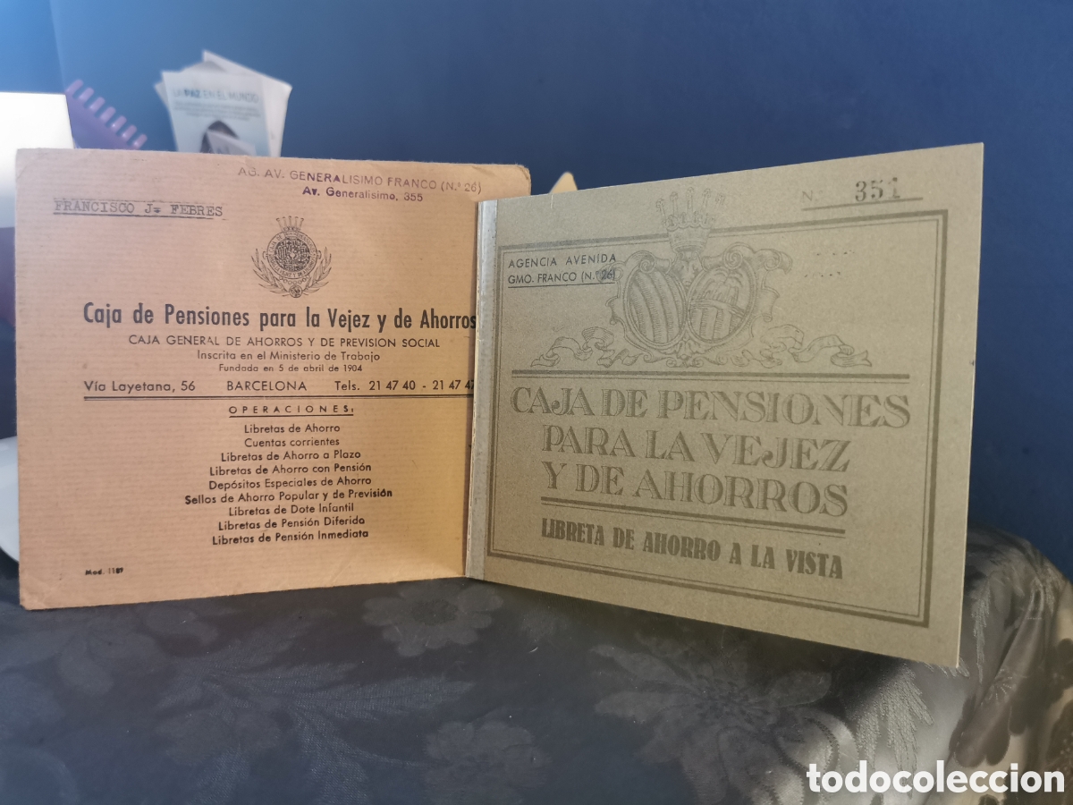 Documentos bancarios: Libreta y funda caja de pensiones Barcelona 1957 - Foto 1