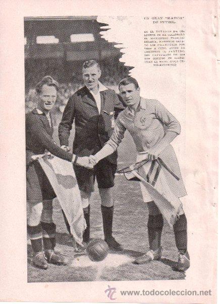Coleccionismo deportivo: PARTIDO FRANCIA-B&Eacute;LGICA. ESTADIO DE COLOMBES. HOJA DE REVISTA. 1933.