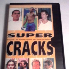 Coleccionismo deportivo: VIDEO VHS. SUPER CRACKS. GOLS I LES JUGADES DELS FITXATGES. BARÇA. FC BARCELONA. ESTUCHE PLASTICO.