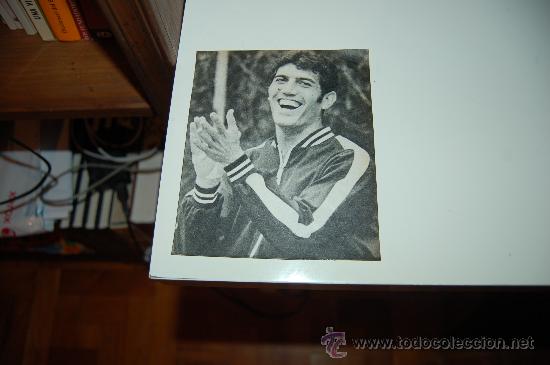 Coleccionismo deportivo: REAL BETIS BALOMPI&Eacute;: Recorte de ROGELIO. 1973 - Foto 1