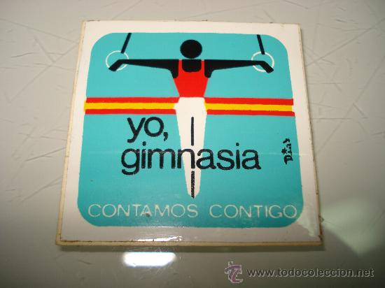 Sammelleidenschaft Sport: Antigua Etiqueta Adhesiva ** CONTAMOS CONTIGO ** - YO GIMNASIA - .A&ntilde;o 1970s.