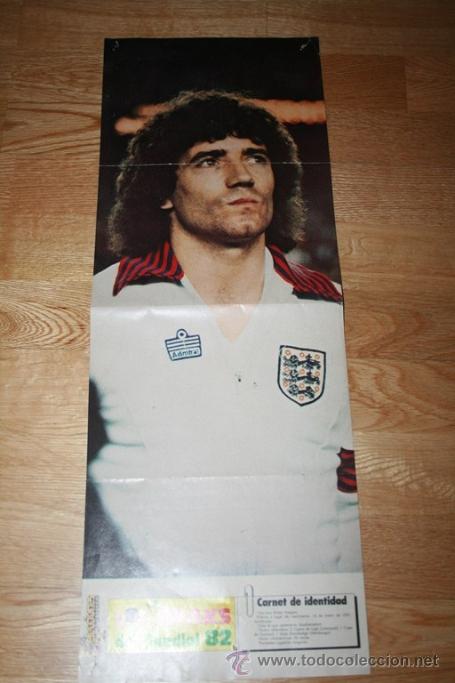 Coleccionismo deportivo: POSTER LOS CRACKS DEL MUNDIAL 82 KEVIN KEEGAN - Foto 1