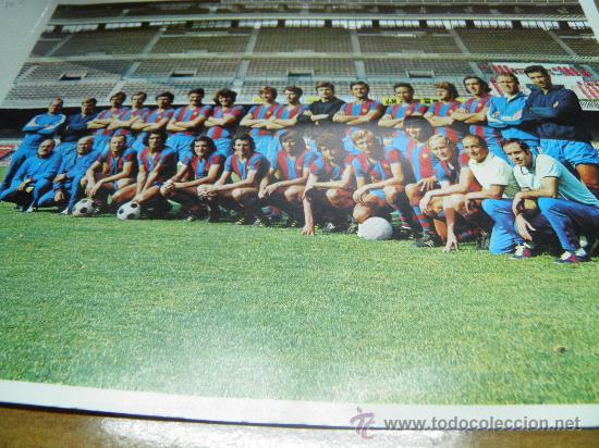 Coleccionismo deportivo: FOTOGRAFIA DEL FC BARCELONA ( SERIGRAFIADA ) CON TODA LA PLANTILLA TEMPORADA 1973/1974