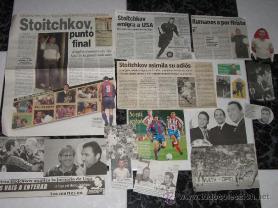 Coleccionismo deportivo: Lote de 19 recortes de Stoichkov con los equipos:  Barcelona - Selecci&oacute;n Bulgaria.