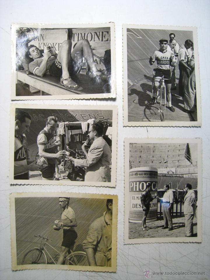 Coleccionismo deportivo: LOTE 5 FOTOGRAFIAS ORIGINALES PUBLICIDAD PHOSCAO CON CICLISTAS PROFESIONALES