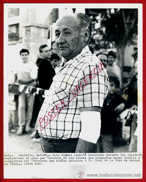 Sports collectibles: FOTO PRENSA EFE, FUTBOL FINAL CHAMPIONS BARCELONA ,GRANDE , LEER TEXTO DE LA FOTO , ORIGINAL , F46