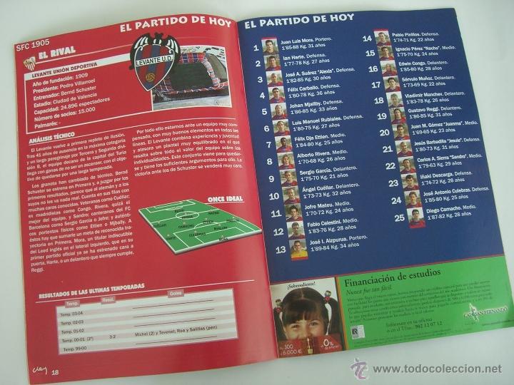 Coleccionismo deportivo: Programa f&uacute;tbol Sevilla - Levante (temp. 2004/2005) con p&oacute;ster de Makukula - Foto 2