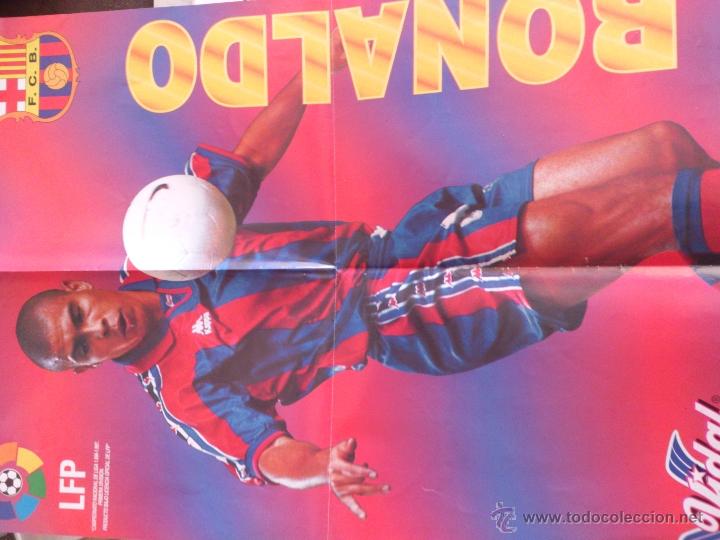 Coleccionismo deportivo: Poster de Ronaldo en el Bar&ccedil;a - Foto 1