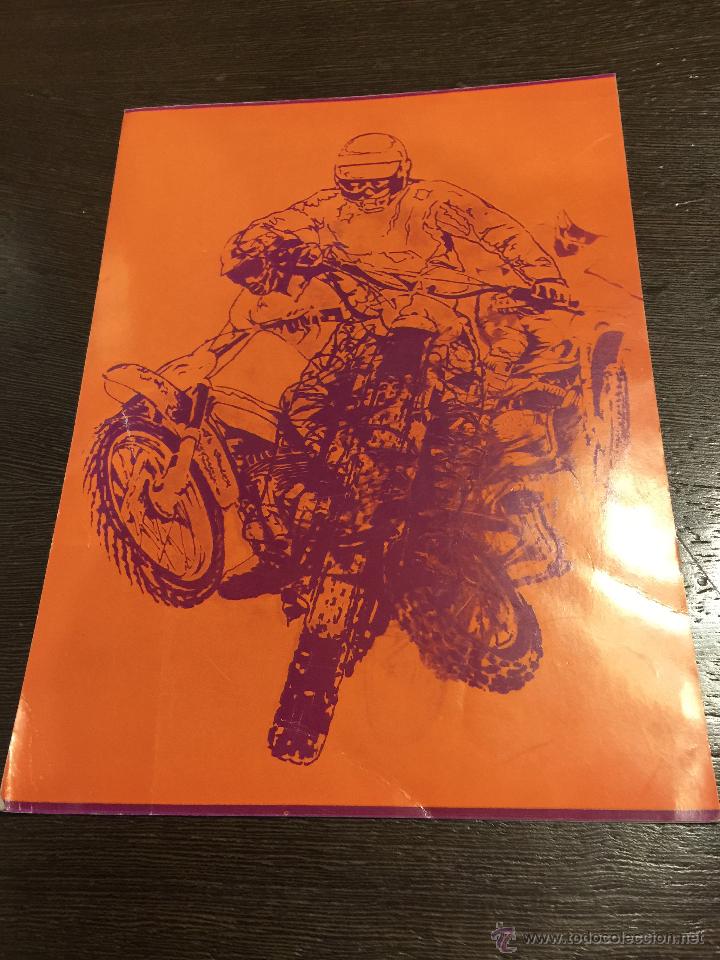 Coleccionismo deportivo: Antigua felicitacion a&ntilde;o 1974. Pe&ntilde;a motorista DIEZ POR HORA. D&iacute;ptico. Mide 24x17,5cm