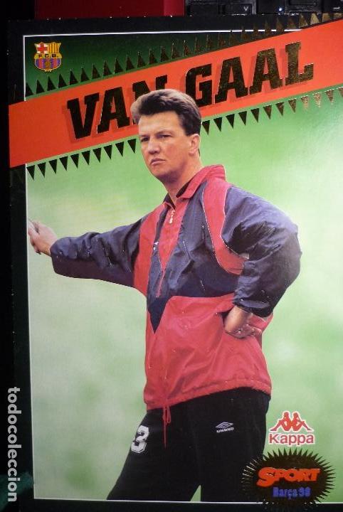 Sports collectibles: LAMINA CARTULINA TAMA&Ntilde;O FOLIO APROC. FUTBOL ENTRENADOR DEL BAR&Ccedil;A VAN GAAL