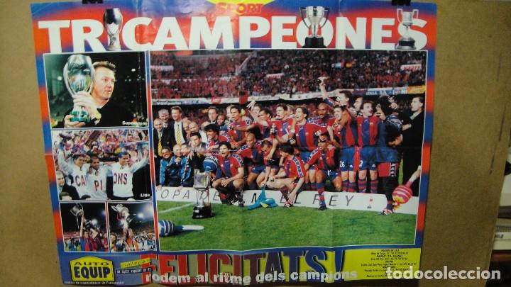 Coleccionismo deportivo: poster del barcelona - tricampeones - Foto 1
