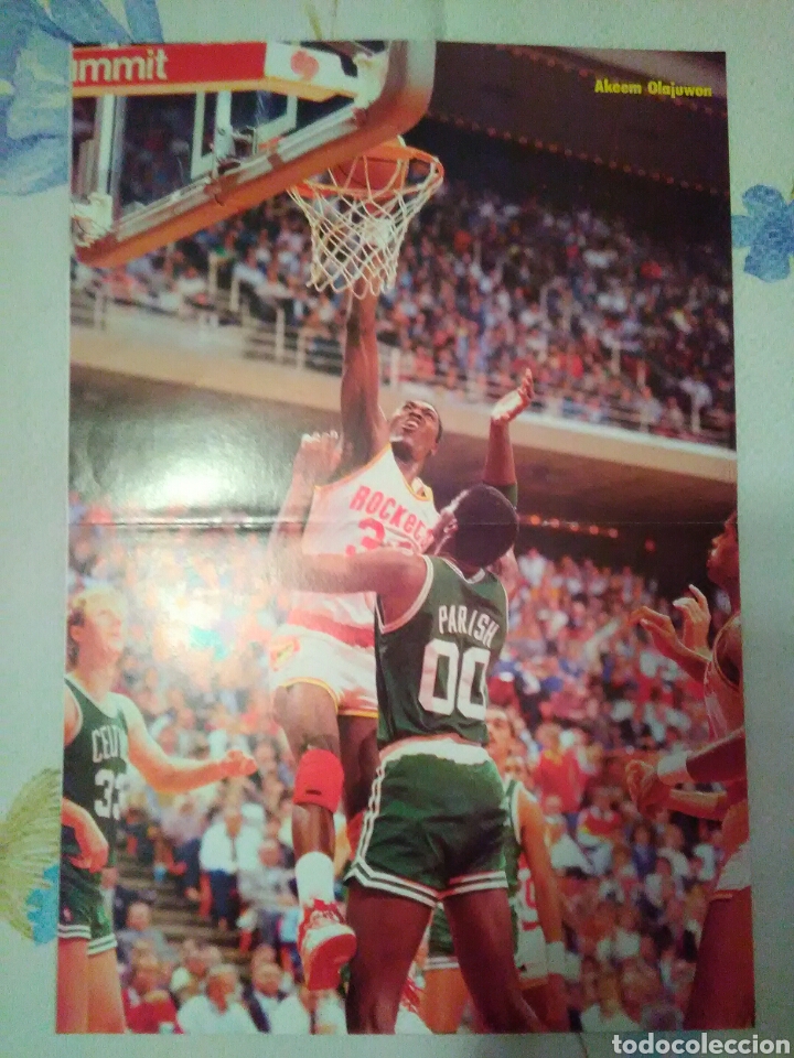 Coleccionismo deportivo: P&oacute;ster akeem olajuwon - Andr&eacute;s Jim&eacute;nez 42x29 - Foto 1