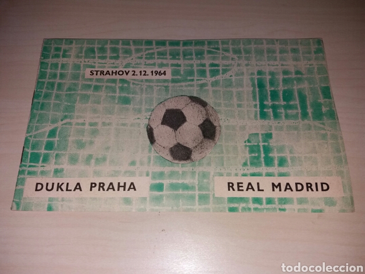 Coleccionismo deportivo: Antiguo programa REAL MADRID - DUKLA PRAHA - 2-12-1964 - Foto 1