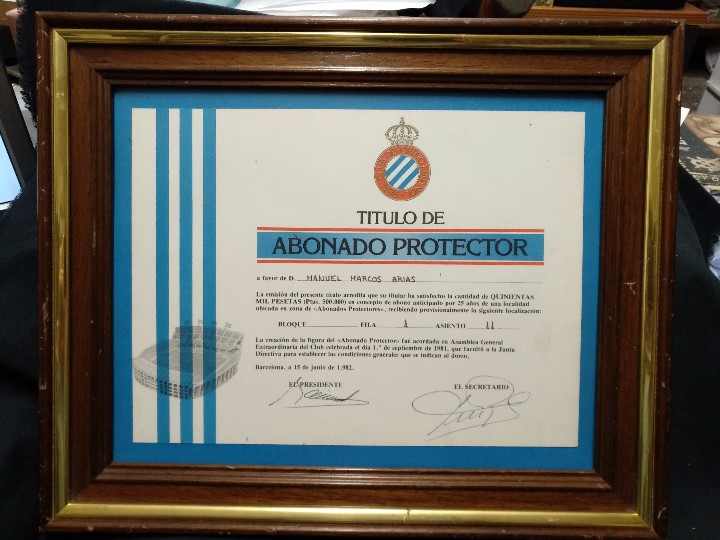 Coleccionismo deportivo: R.C.D. ESPA&Ntilde;OL - TITULO DE ABONADO PROTECTOR ENMARCADO - 1.982 - Foto 2