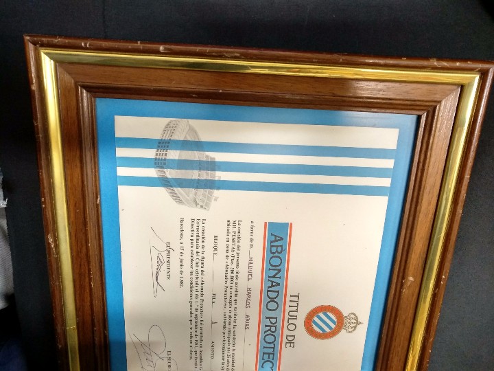 Coleccionismo deportivo: R.C.D. ESPA&Ntilde;OL - TITULO DE ABONADO PROTECTOR ENMARCADO - 1.982 - Foto 8