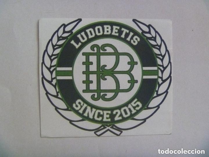 Coleccionismo deportivo: REAL BETIS BALOMPIE : PEGATINA LUDOBETIS 2015. - Foto 1