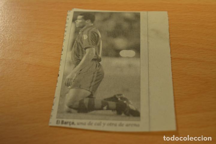Coleccionismo deportivo: FUTBOL RECORTE DE PERIODICO DEPORTIVO RIVALDO (FC BARCELONA)