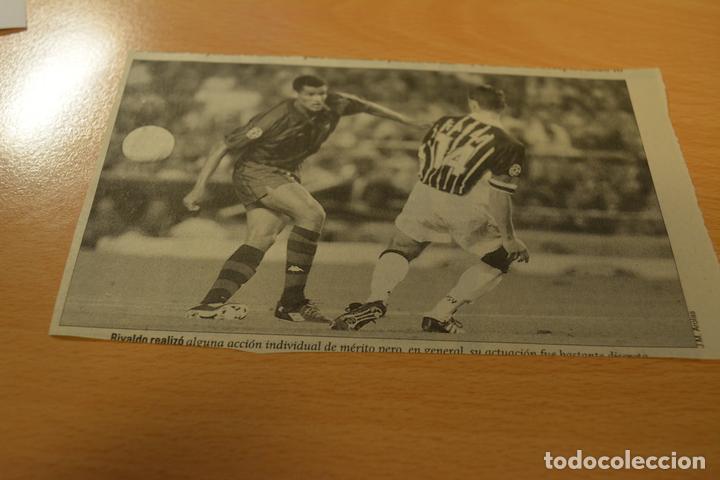 Coleccionismo deportivo: FUTBOL RECORTE DE PERIODICO DEPORTIVO RIVALDO (FC BARCELONA)