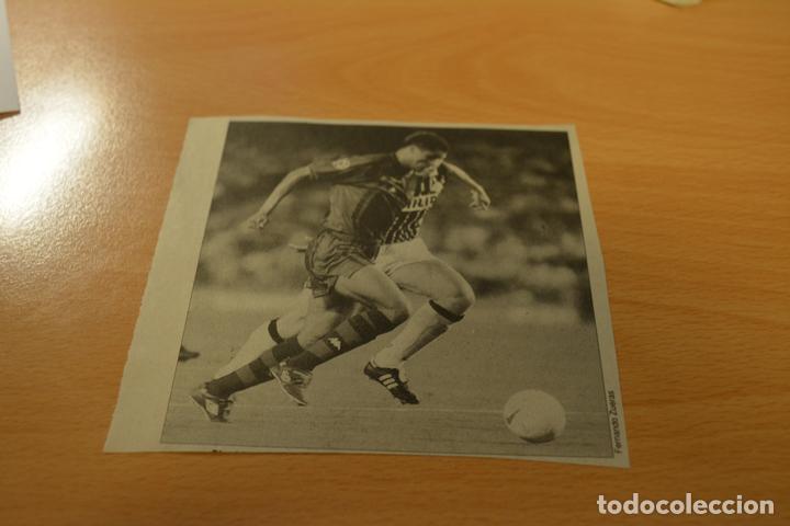 Coleccionismo deportivo: FUTBOL RECORTE DE PERIODICO DEPORTIVO RIVALDO (FC BARCELONA)