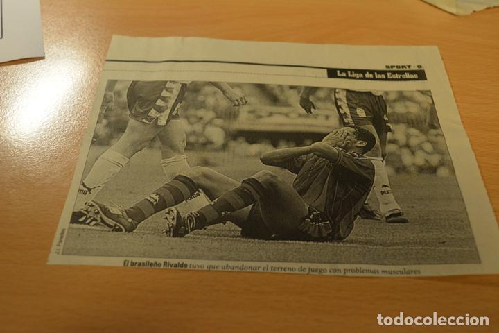 Coleccionismo deportivo: FUTBOL RECORTE DE PERIODICO DEPORTIVO RIVALDO (FC BARCELONA)