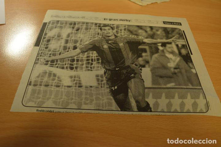 Coleccionismo deportivo: FUTBOL RECORTE DE PERIODICO DEPORTIVO RIVALDO (FC BARCELONA)