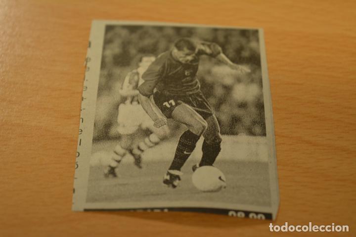 Coleccionismo deportivo: FUTBOL RECORTE DE PERIODICO DEPORTIVO RIVALDO (FC BARCELONA)