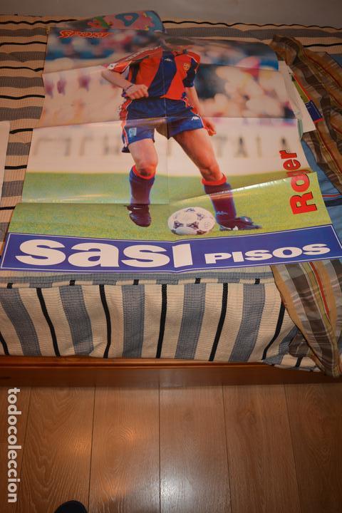 Sports collectibles: POSTER DE ROGER GARCIA (FC BARCELONA).MEDIDAS 80X60 CMS