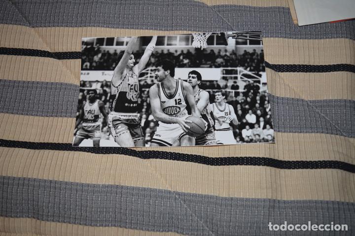 Sports collectibles: FOTO DEL JUGADOR DE BALONCESTO JULIO TORRES (JUVER MURCIA).MEDIDAS 13,5 X 21,5 CMS